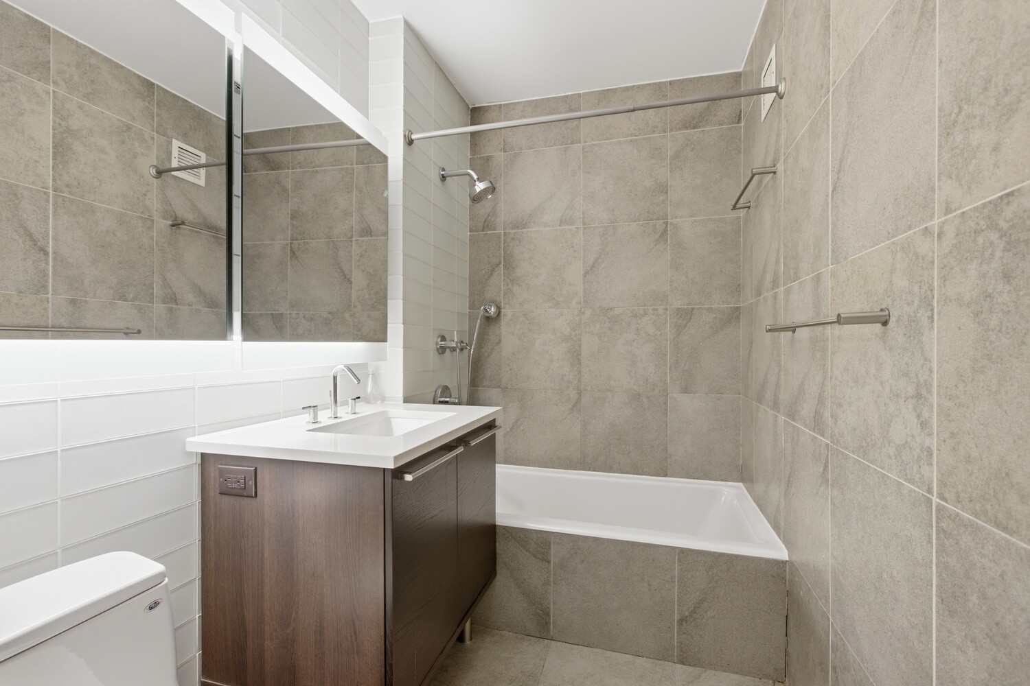 464 W 44th Street 3h Property Photo 9