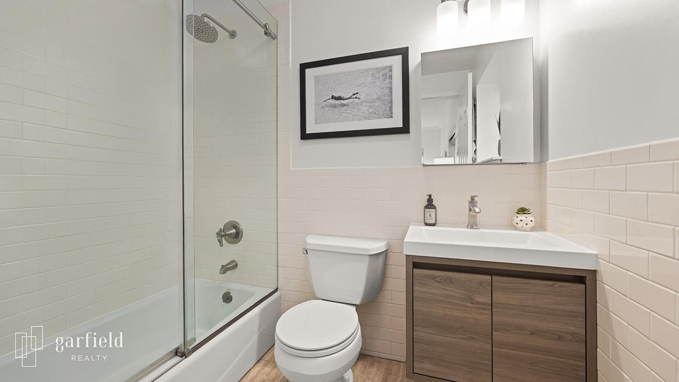 346 E 7th Street 2-b Property Photo 6