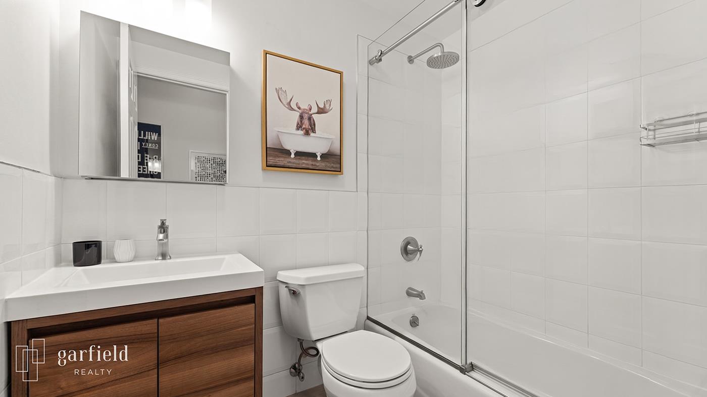 346 E 7th Street 2-b Property Photo 8