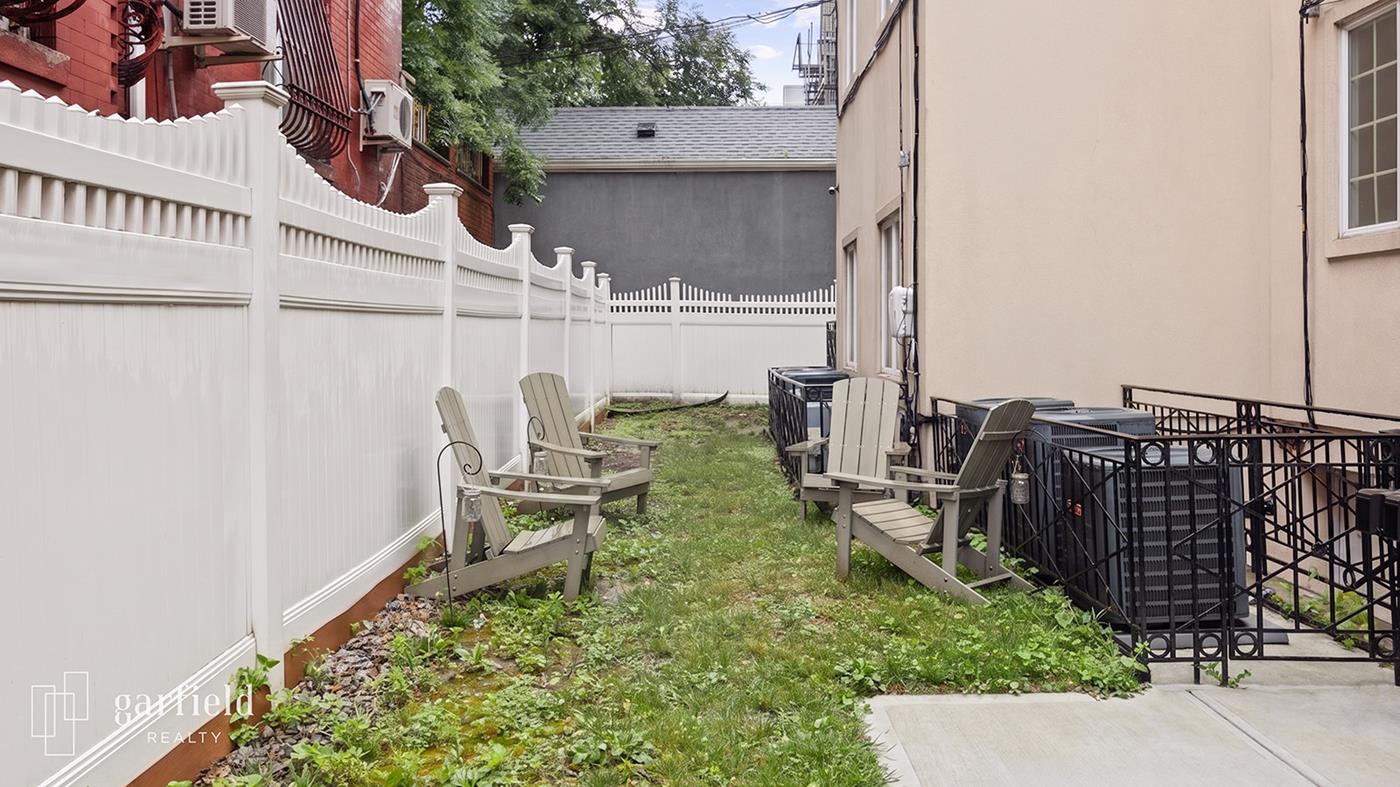 346 E 7th Street 2-b Property Photo 10
