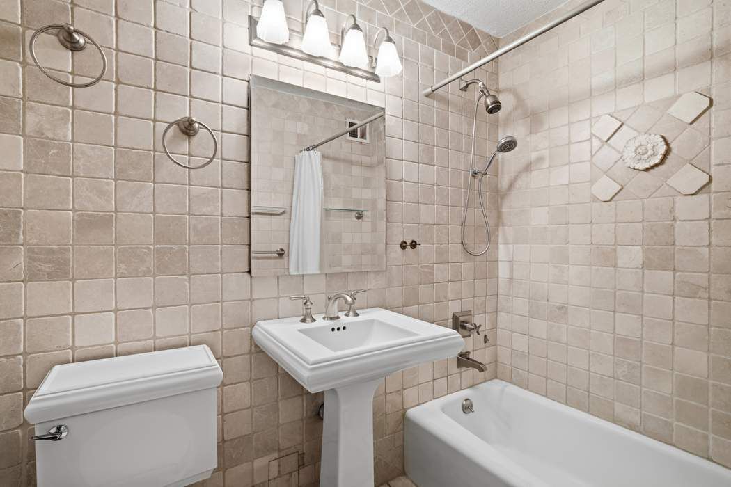 132 E 35th Street 7g Property Photo 7