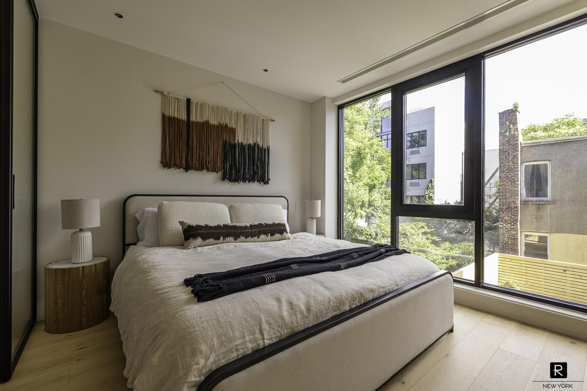 100 Scholes Street 2-b Property Photo 3