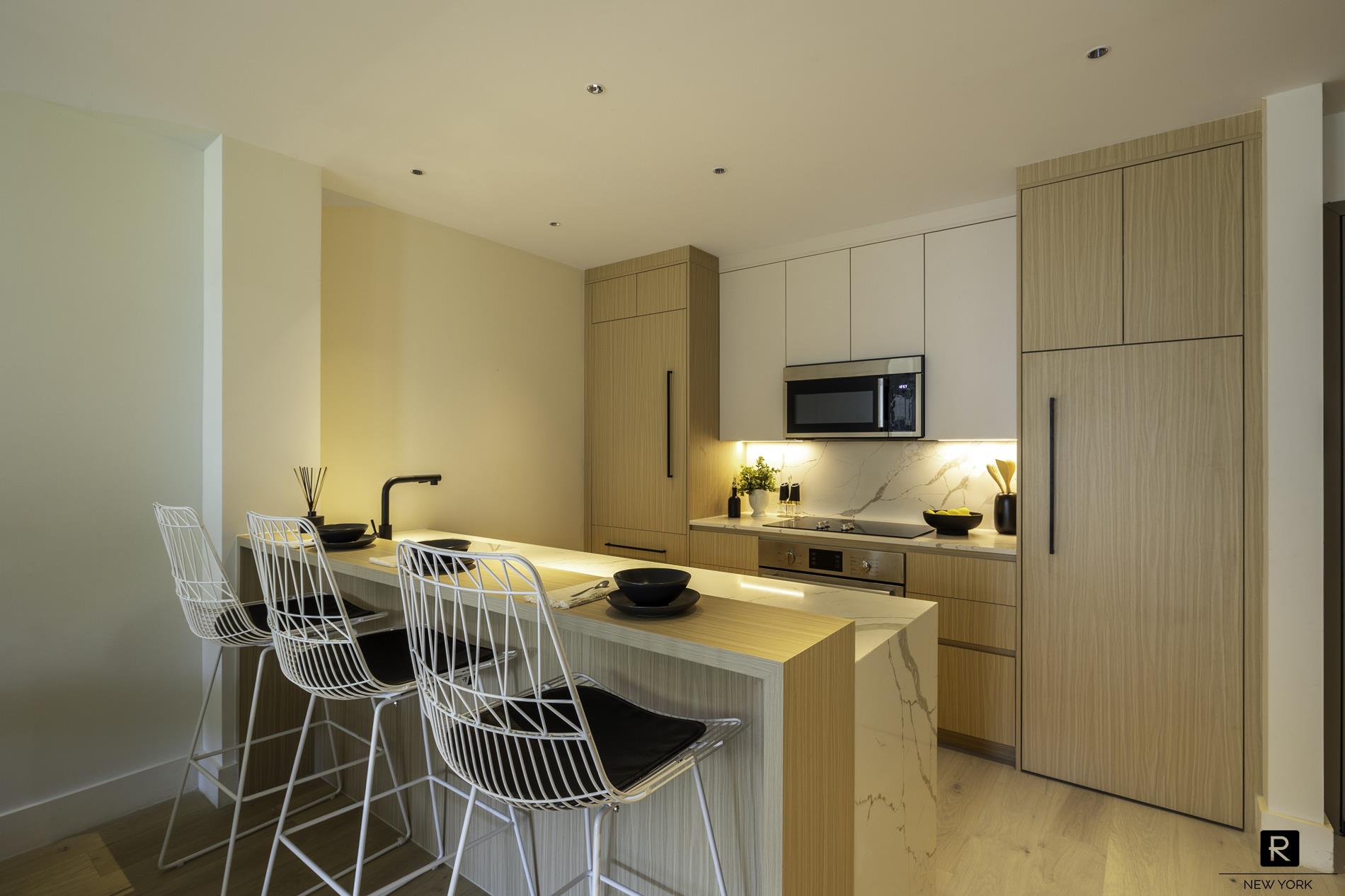 100 Scholes Street 2-b Property Photo 6
