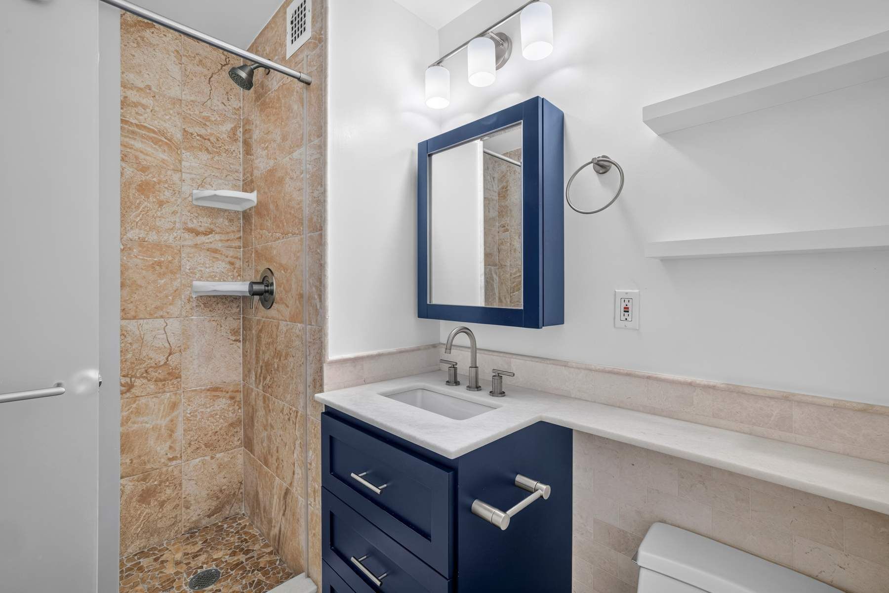 531 Main Street 718 Property Photo 11