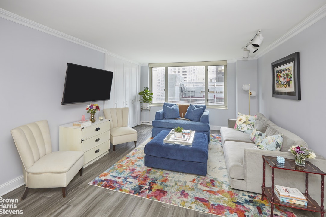 130 W 67TH Street 9M Property Photo 1