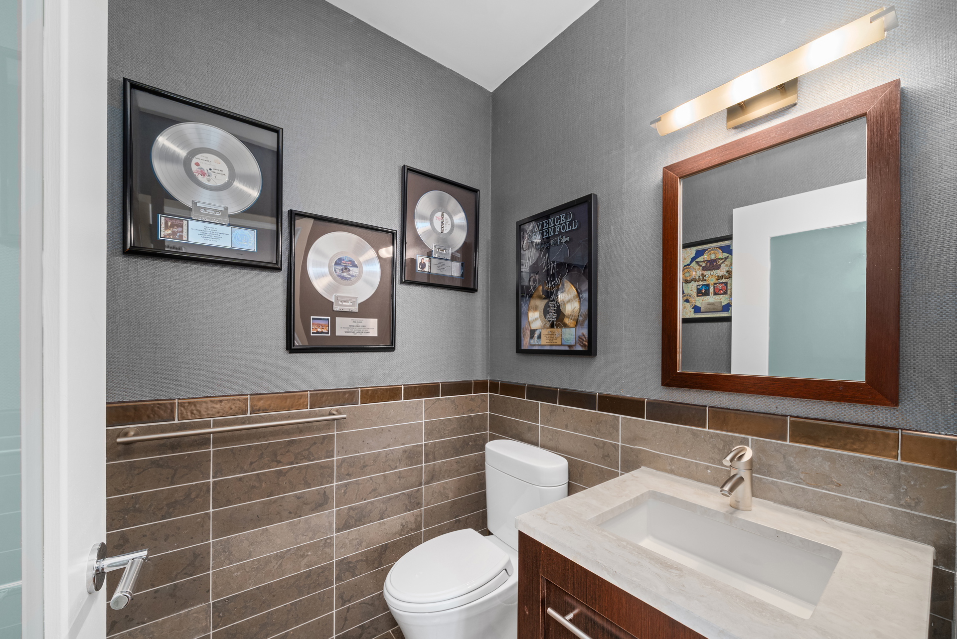 101 W 24th Street 36a Property Photo 16