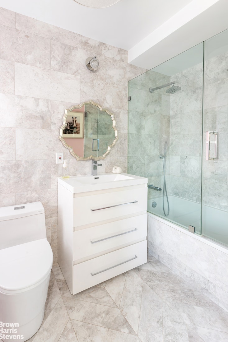 1001 Park Avenue 6s Property Photo 17