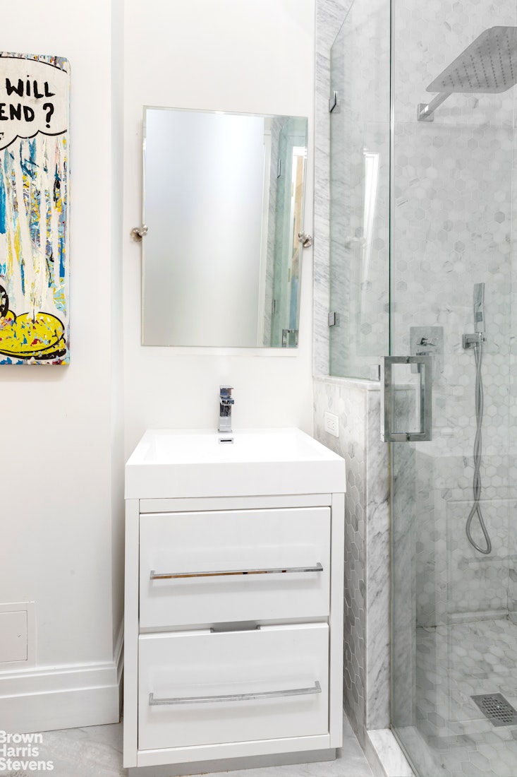 1001 Park Avenue 6s Property Photo 19