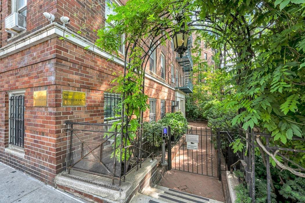 25 Minetta Lane 1jk Property Photo 11