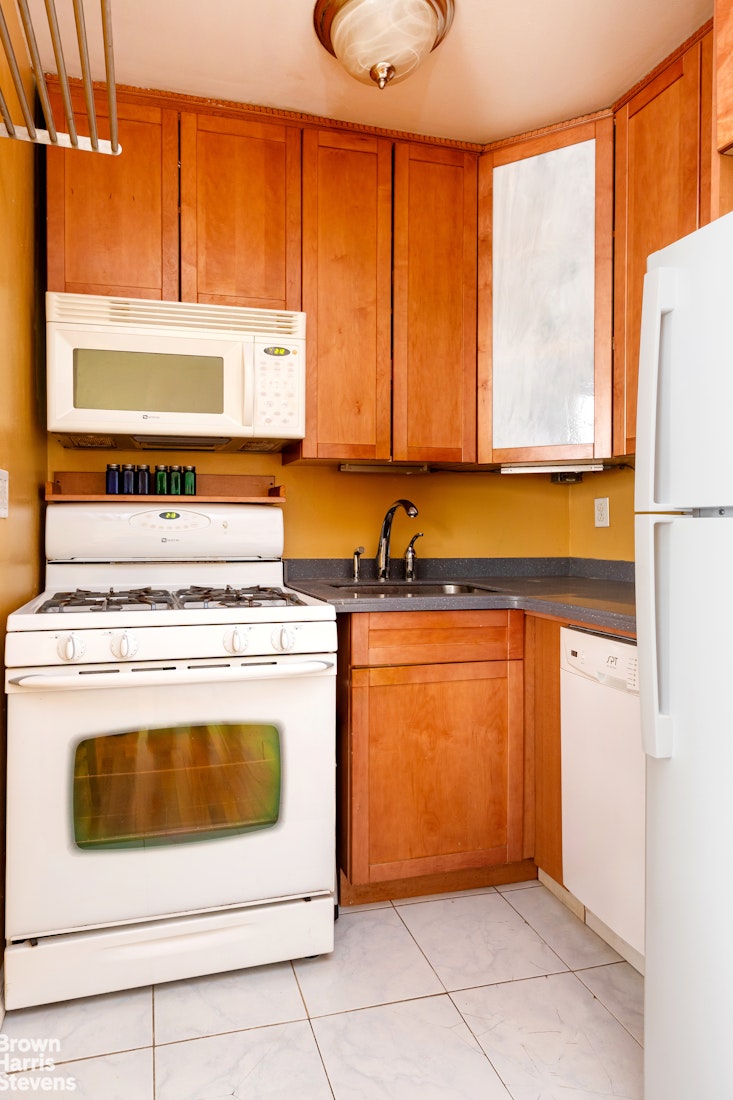 229 W 97th Street 4k Property Photo 2