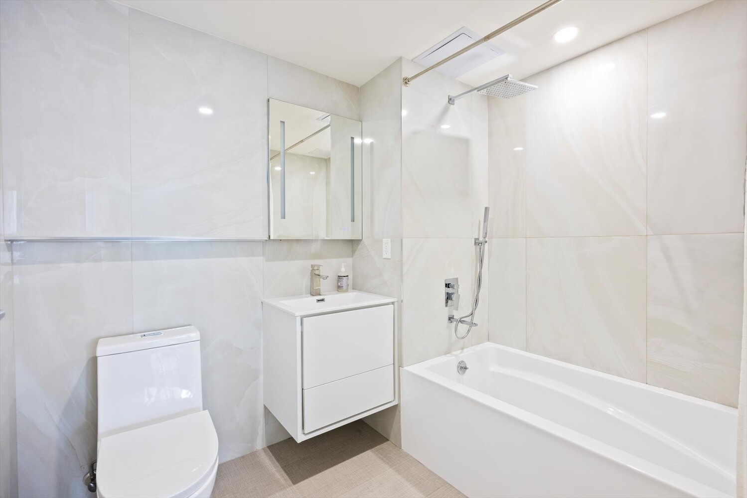 733 Ocean Parkway 9b Property Photo 8