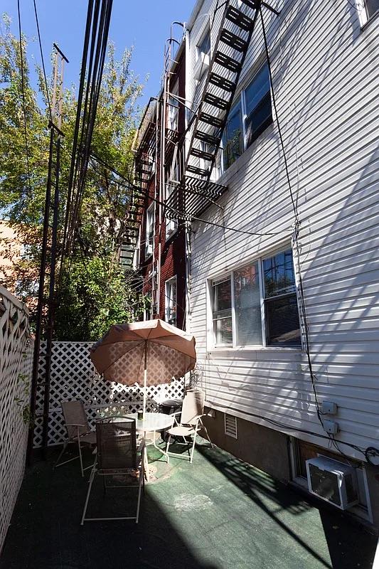 427 Humboldt Street Property Photo 23