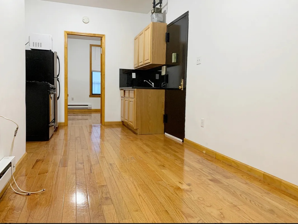 404 E 73rd Street 4 Property Photo 3