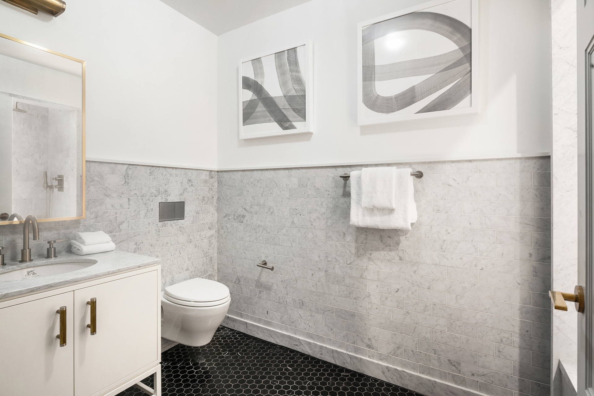 275 W 10th Street Maisb Property Photo 11