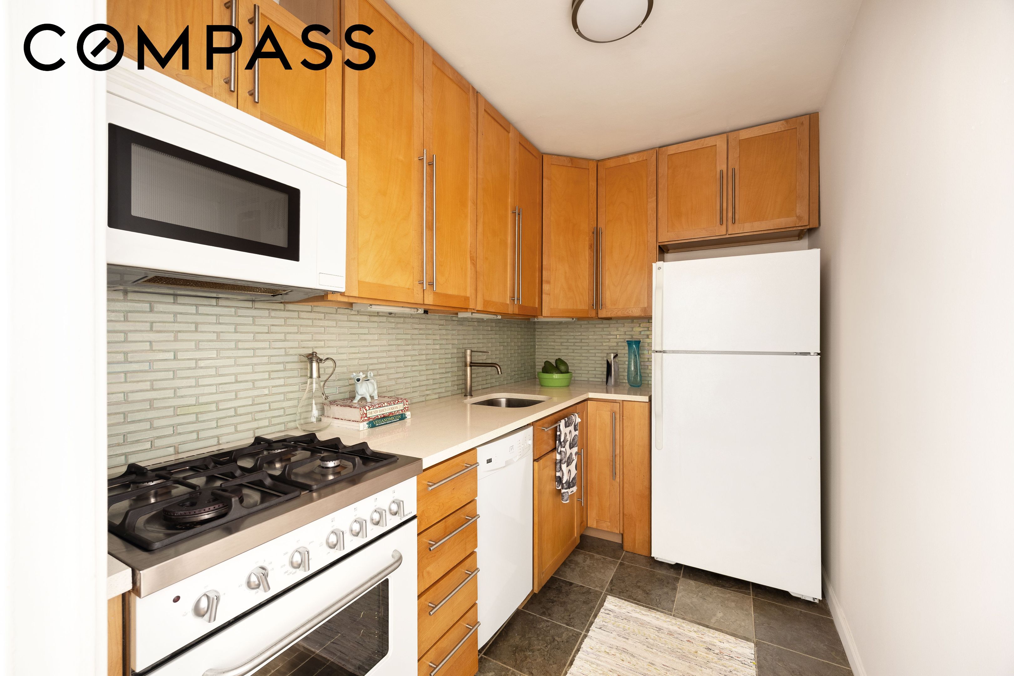 85 Livingston Street 16n Property Photo 7