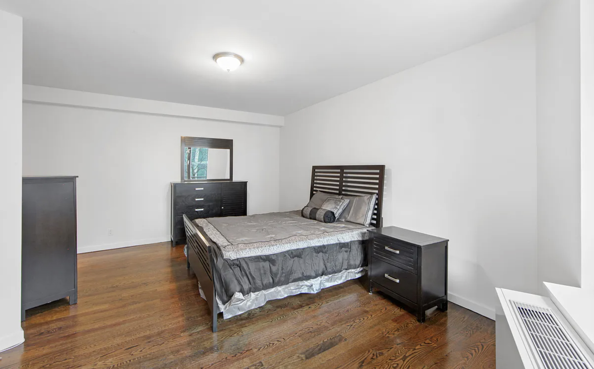 2833 Ocean Parkway 2/3c Property Photo 9