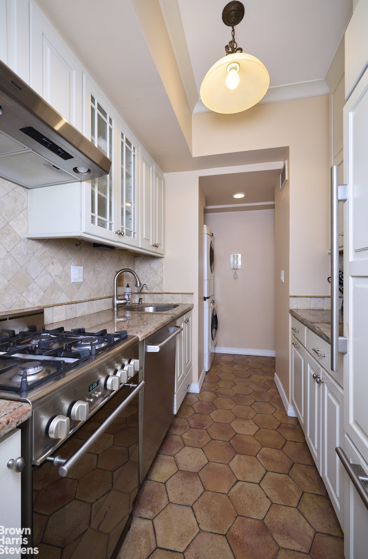 80 E End Avenue 17e Property Photo 4