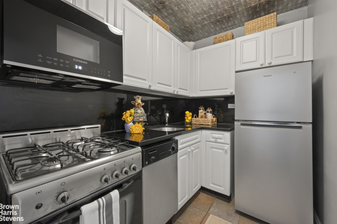 333 E 75th Street 8d Property Photo 4