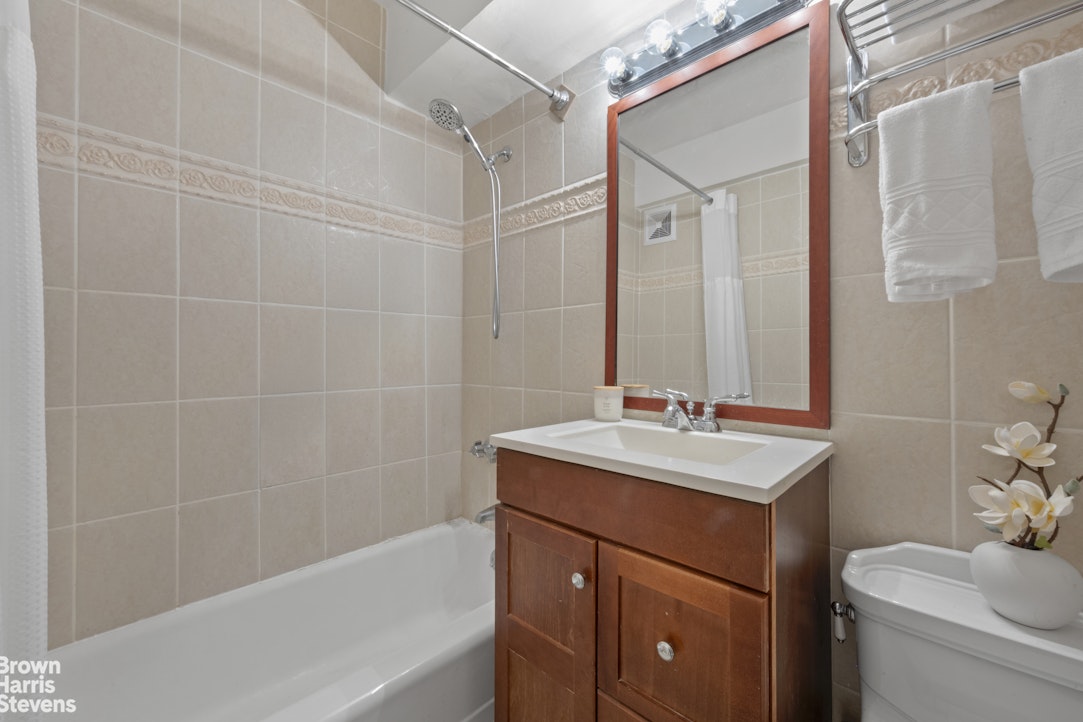 333 E 75th Street 8d Property Photo 5