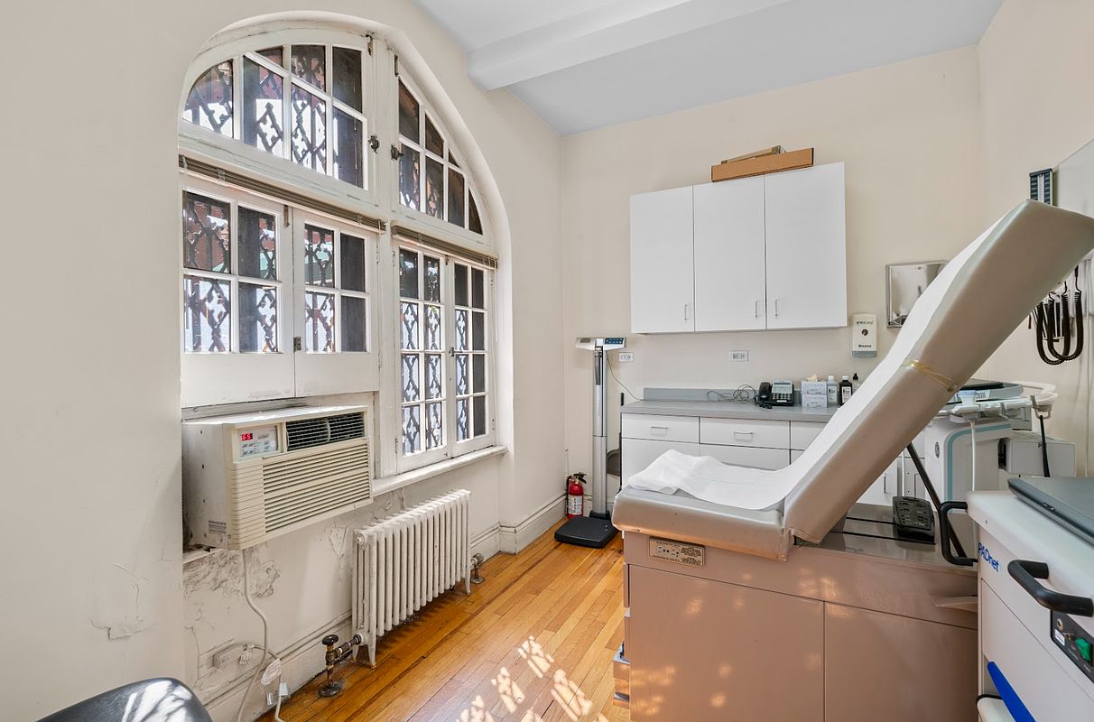 325 E 79th Street 1-A Property Photo 1