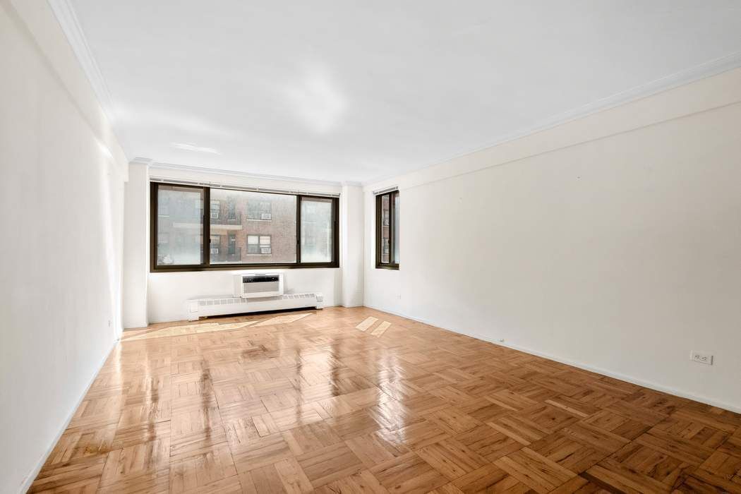 425 E 63rd Street E9g Property Photo 3