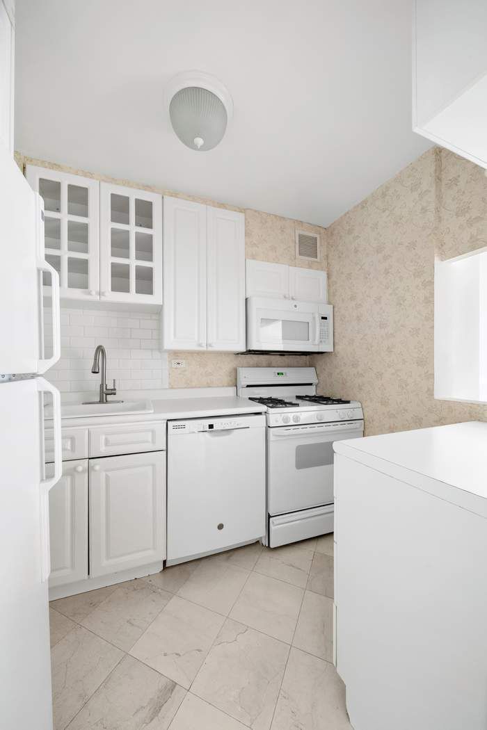 425 E 63rd Street E9g Property Photo 5