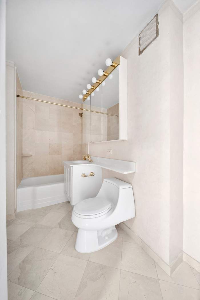 425 E 63rd Street E9g Property Photo 6