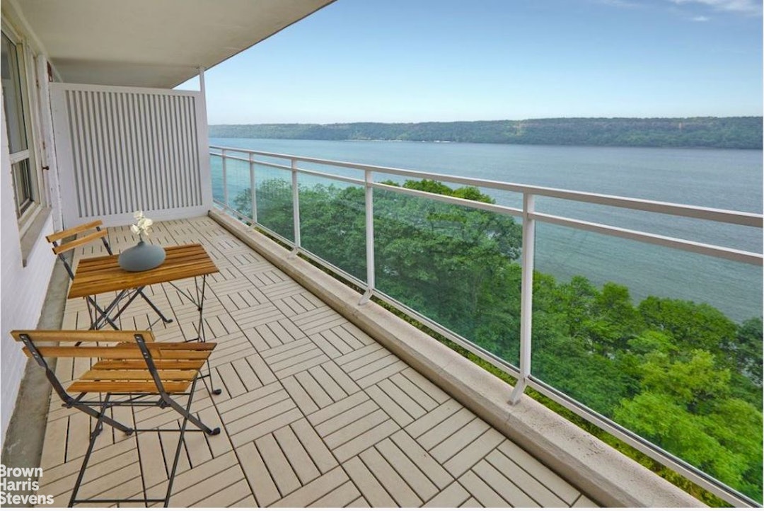 2575 Palisade Avenue 9f Property Photo 2
