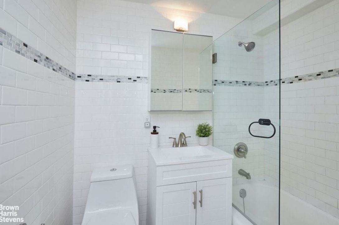 2575 Palisade Avenue 9f Property Photo 9