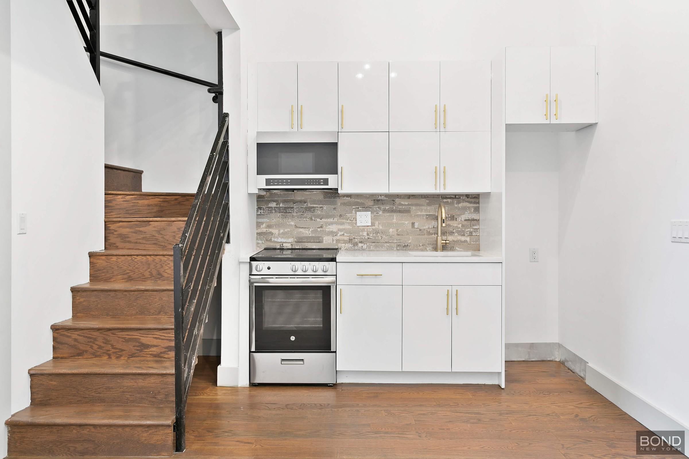 894 New York Avenue 3b Property Photo 2
