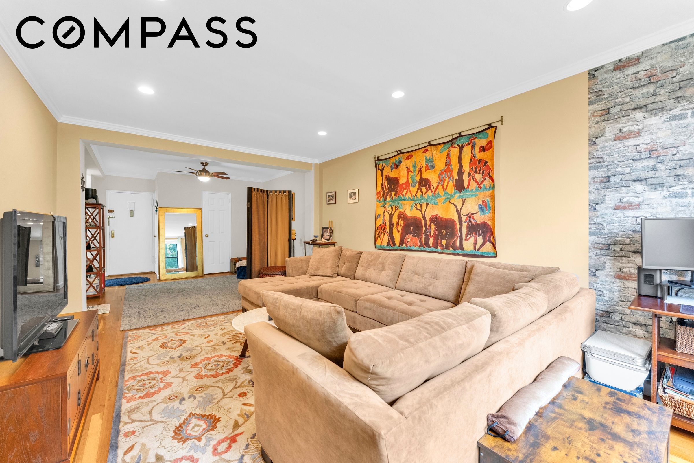 2550 Independence Avenue 4c Property Photo 3