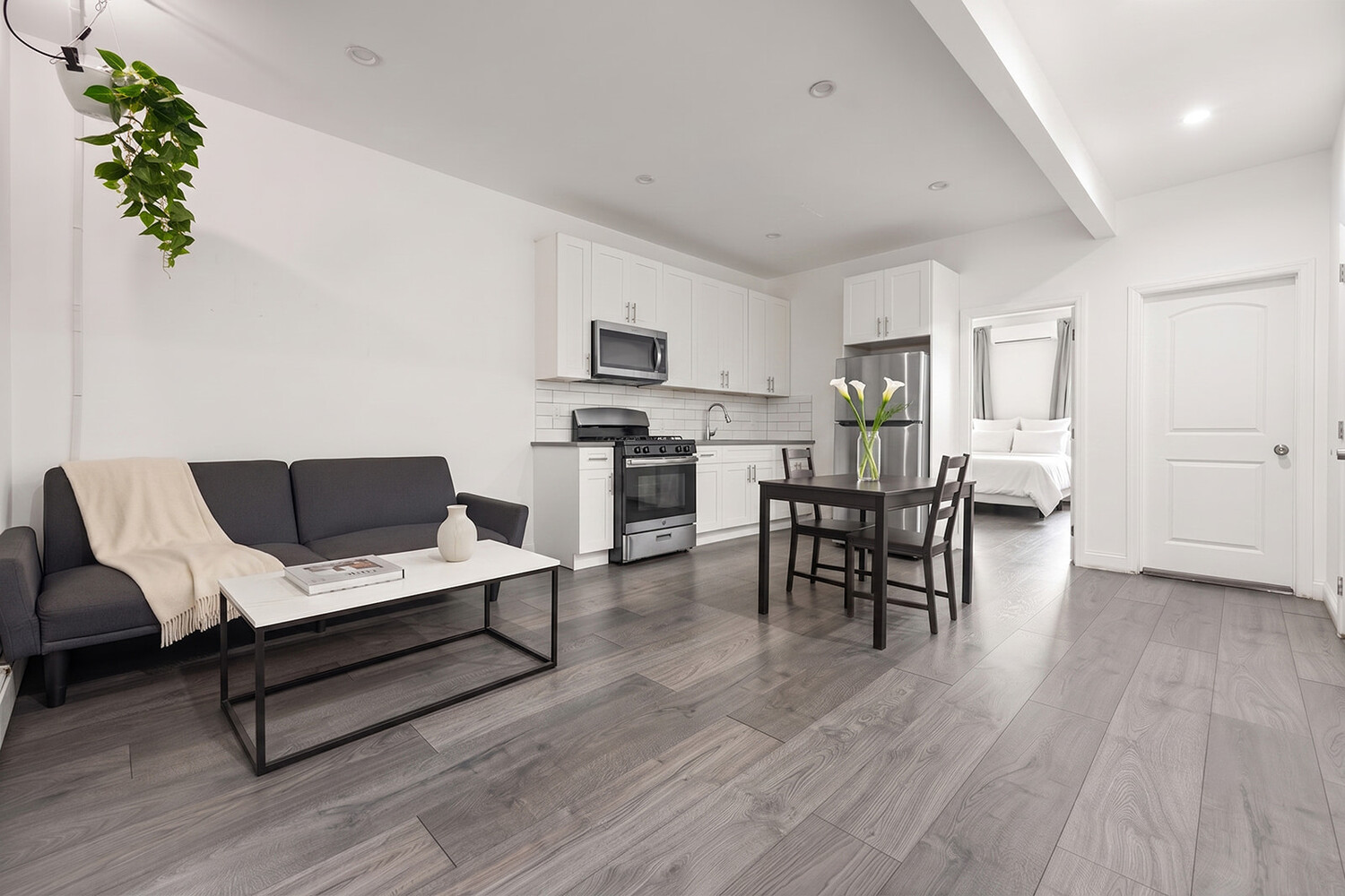 354 Montauk Avenue Property Photo 6