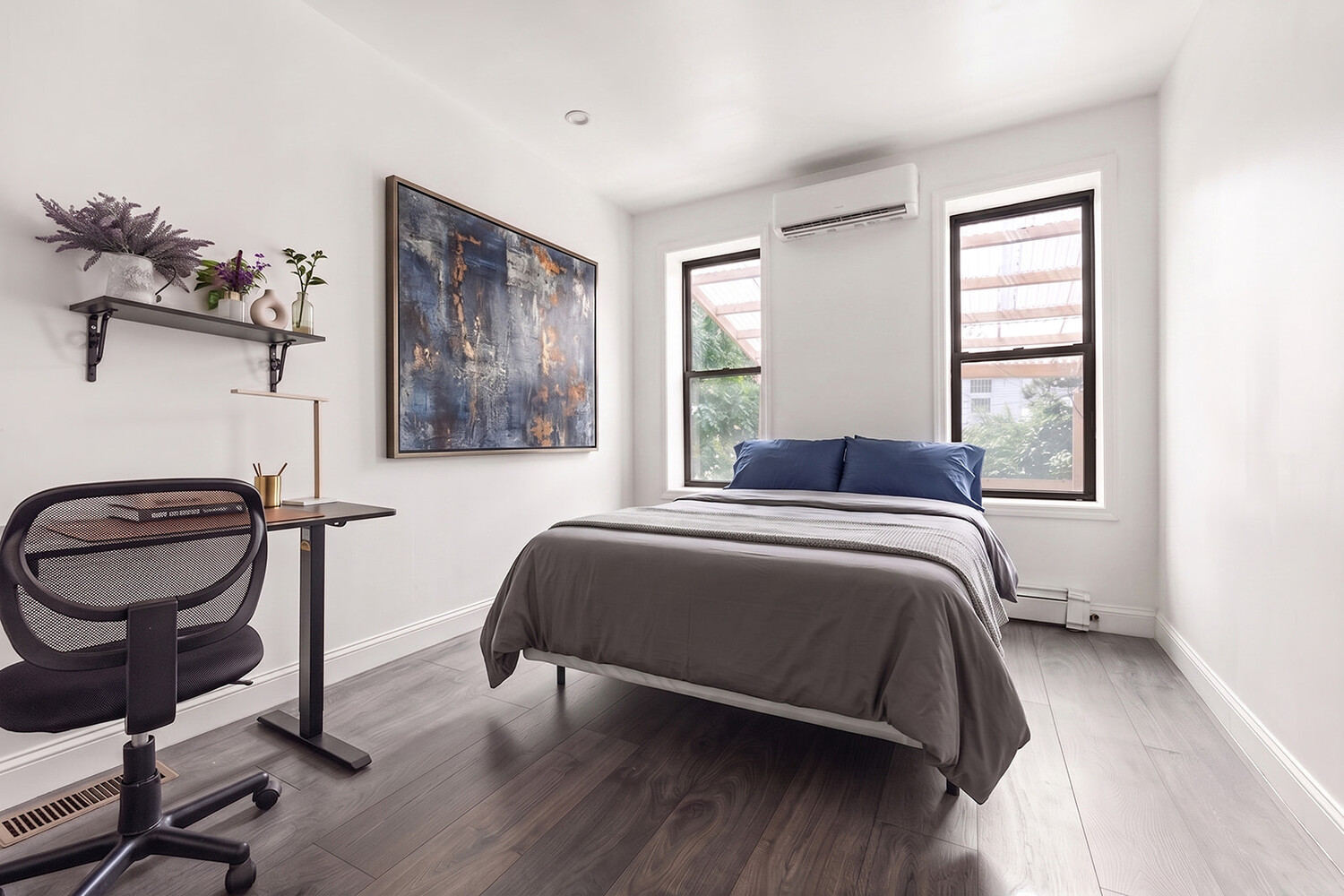 354 Montauk Avenue Property Photo 8