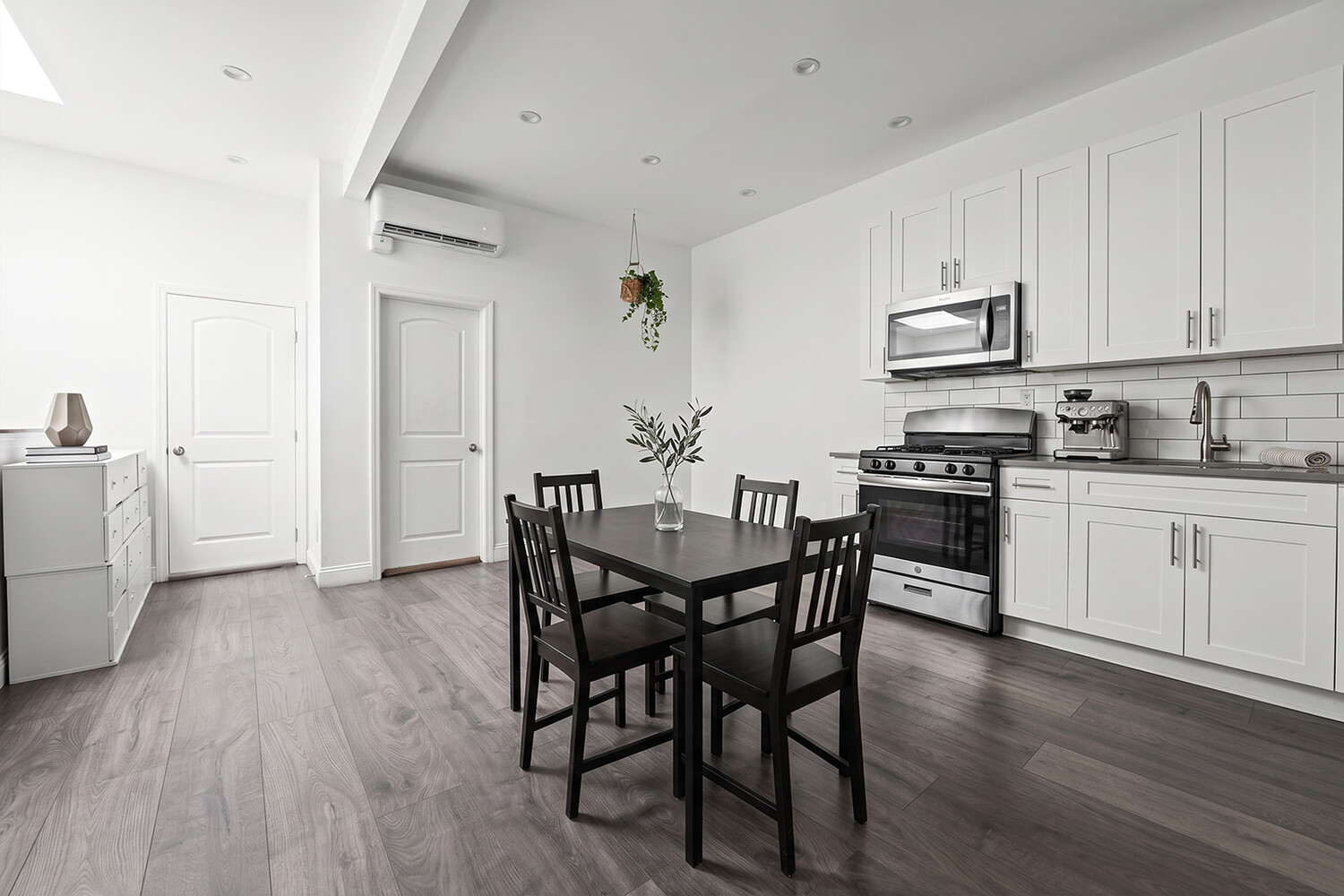 354 Montauk Avenue Property Photo 12
