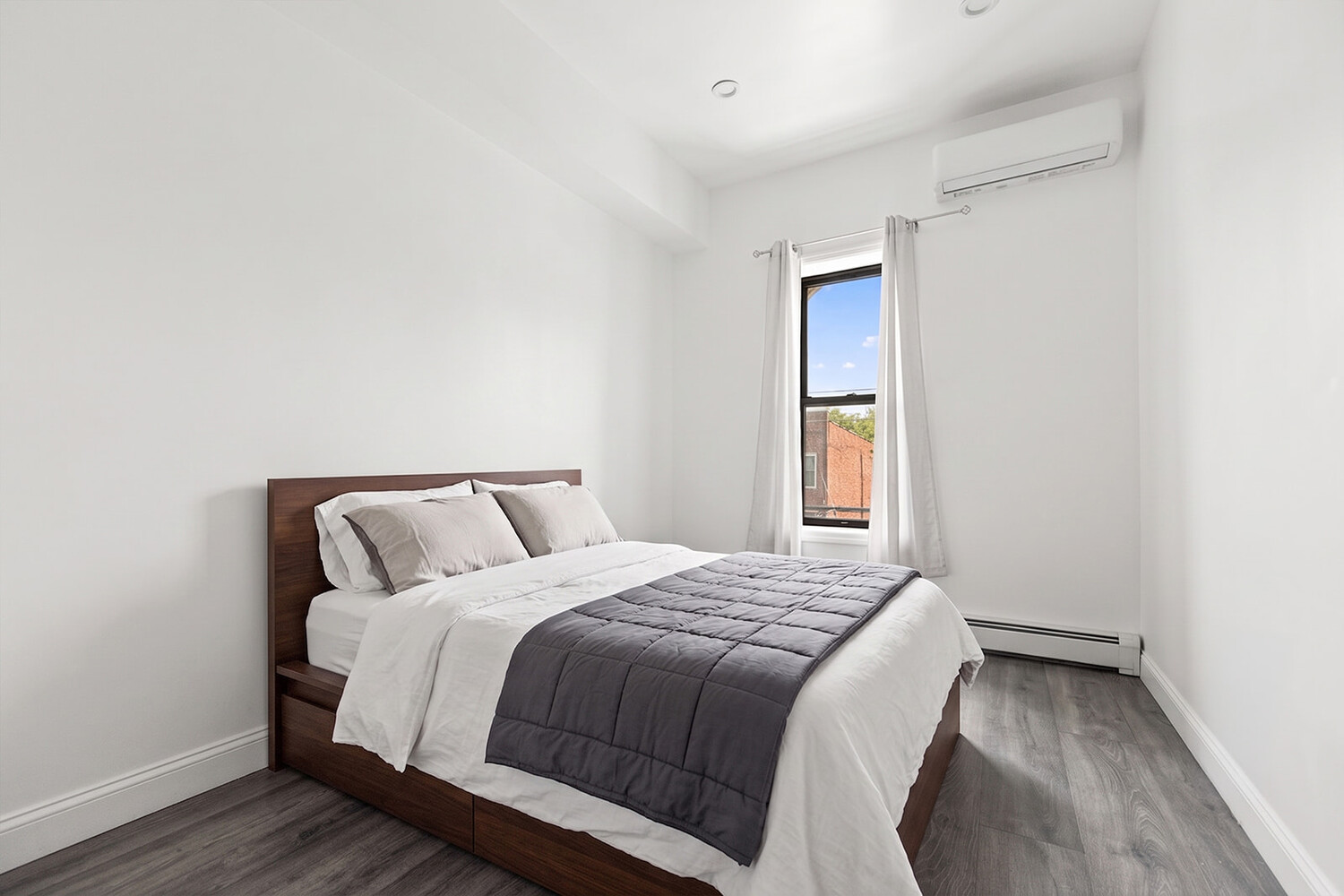 354 Montauk Avenue Property Photo 15