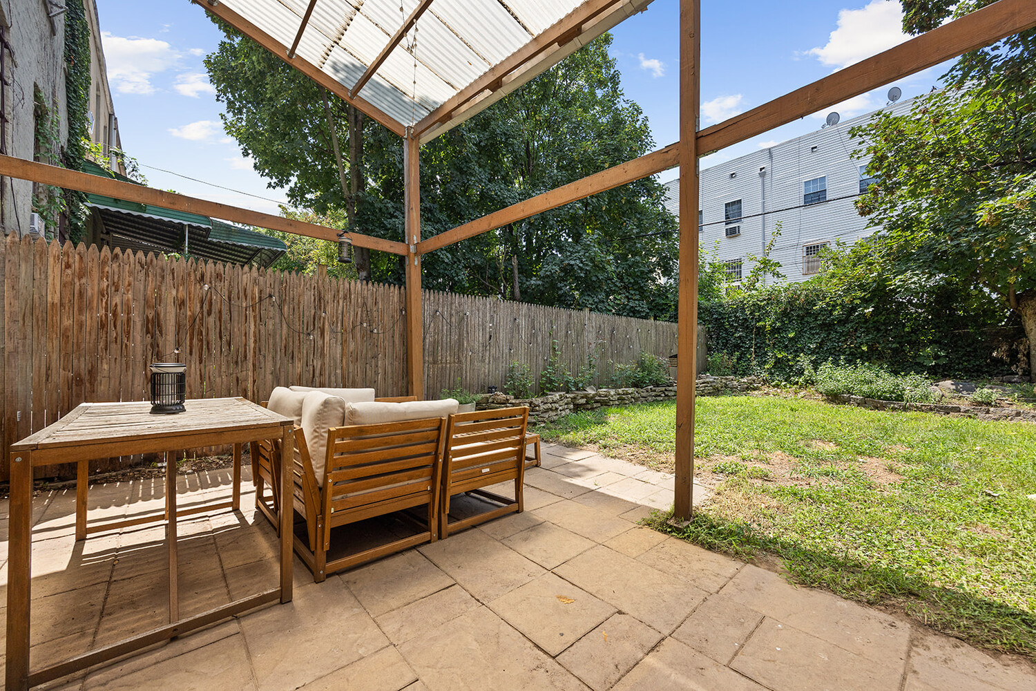 354 Montauk Avenue Property Photo 18