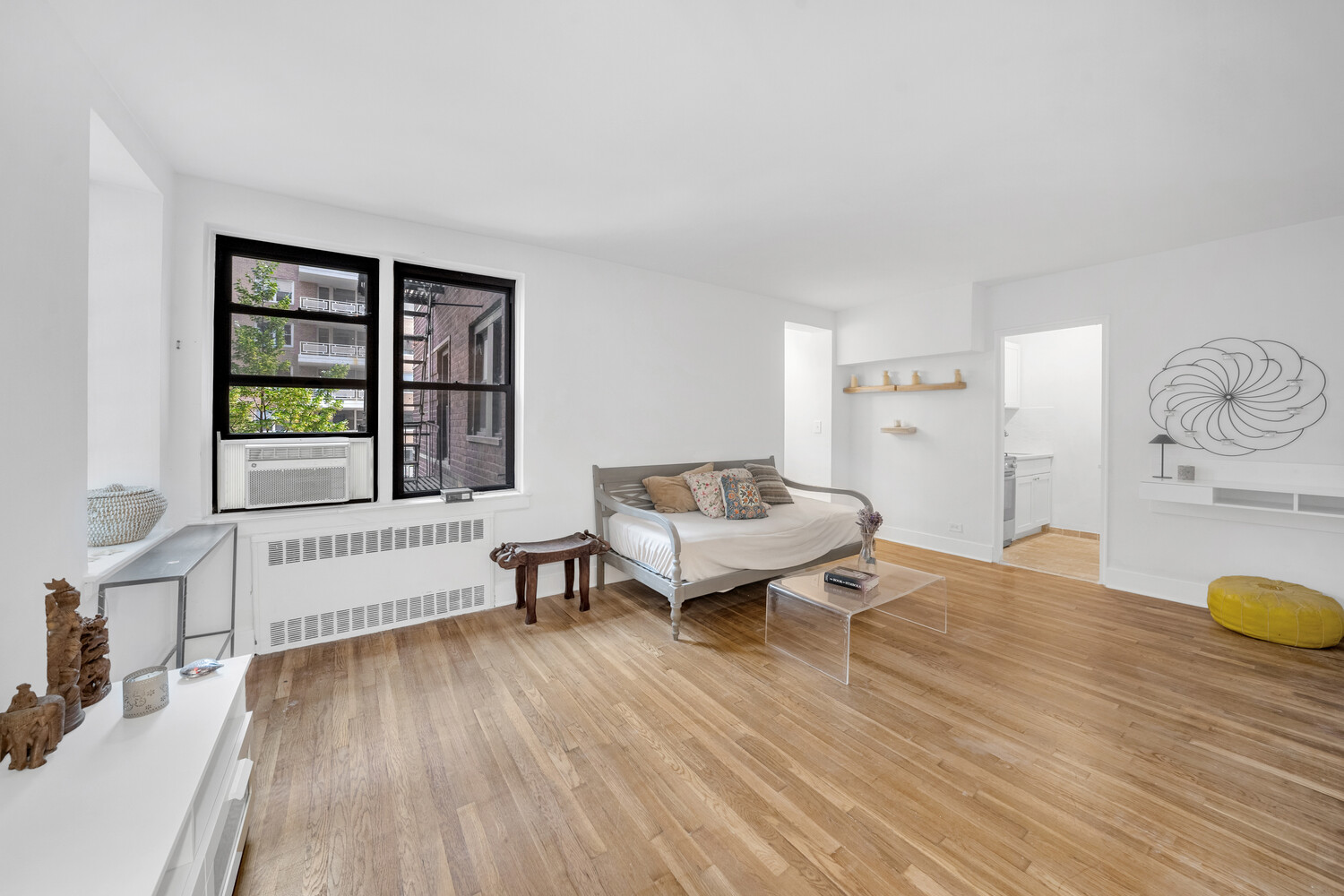 54 E 8TH Street 3L Property Photo 1