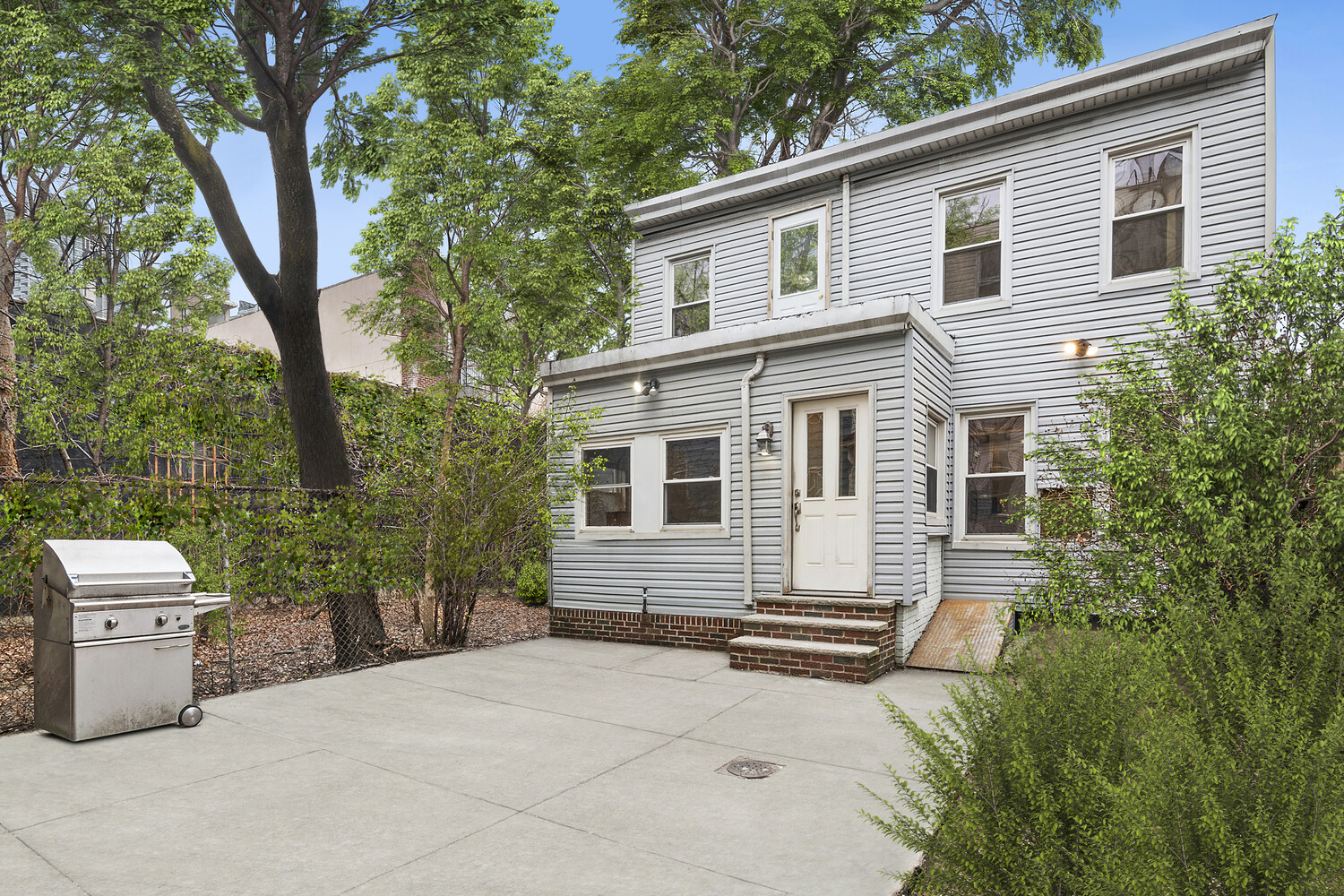 10-13 47TH Avenue Property Photo 1