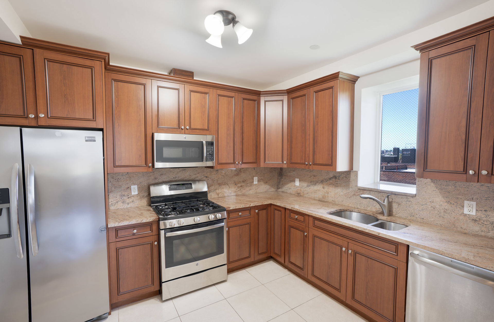 842 Ocean Parkway 8a Property Photo 3