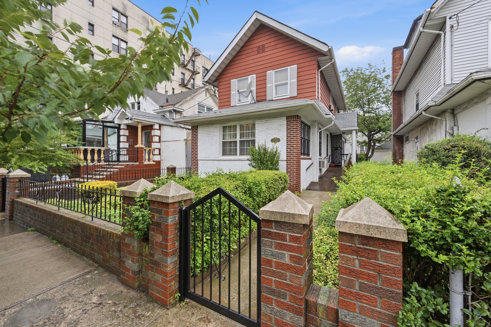 2019 AVE R Property Photo 1