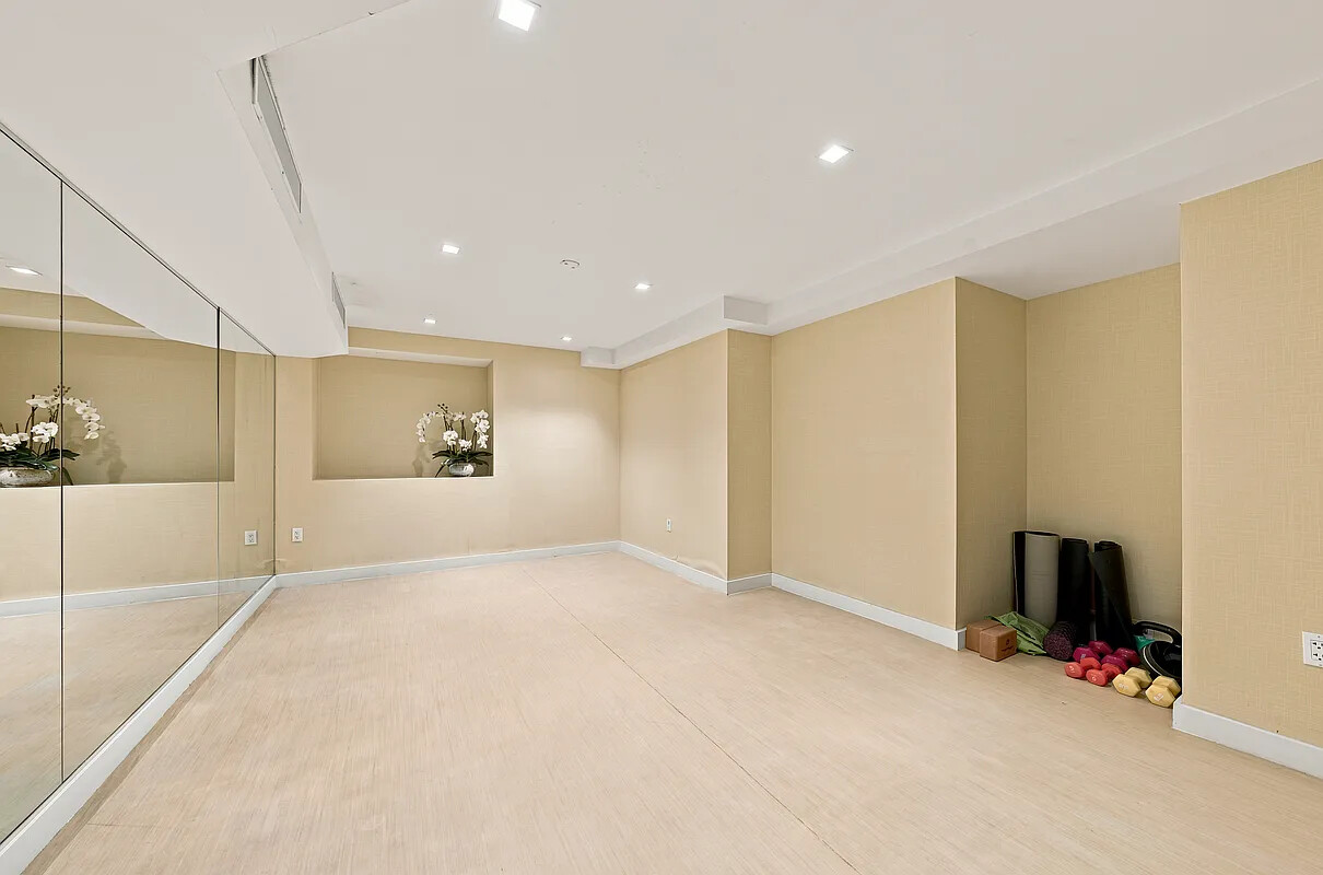 200 Rector Place 12d Property Photo 15