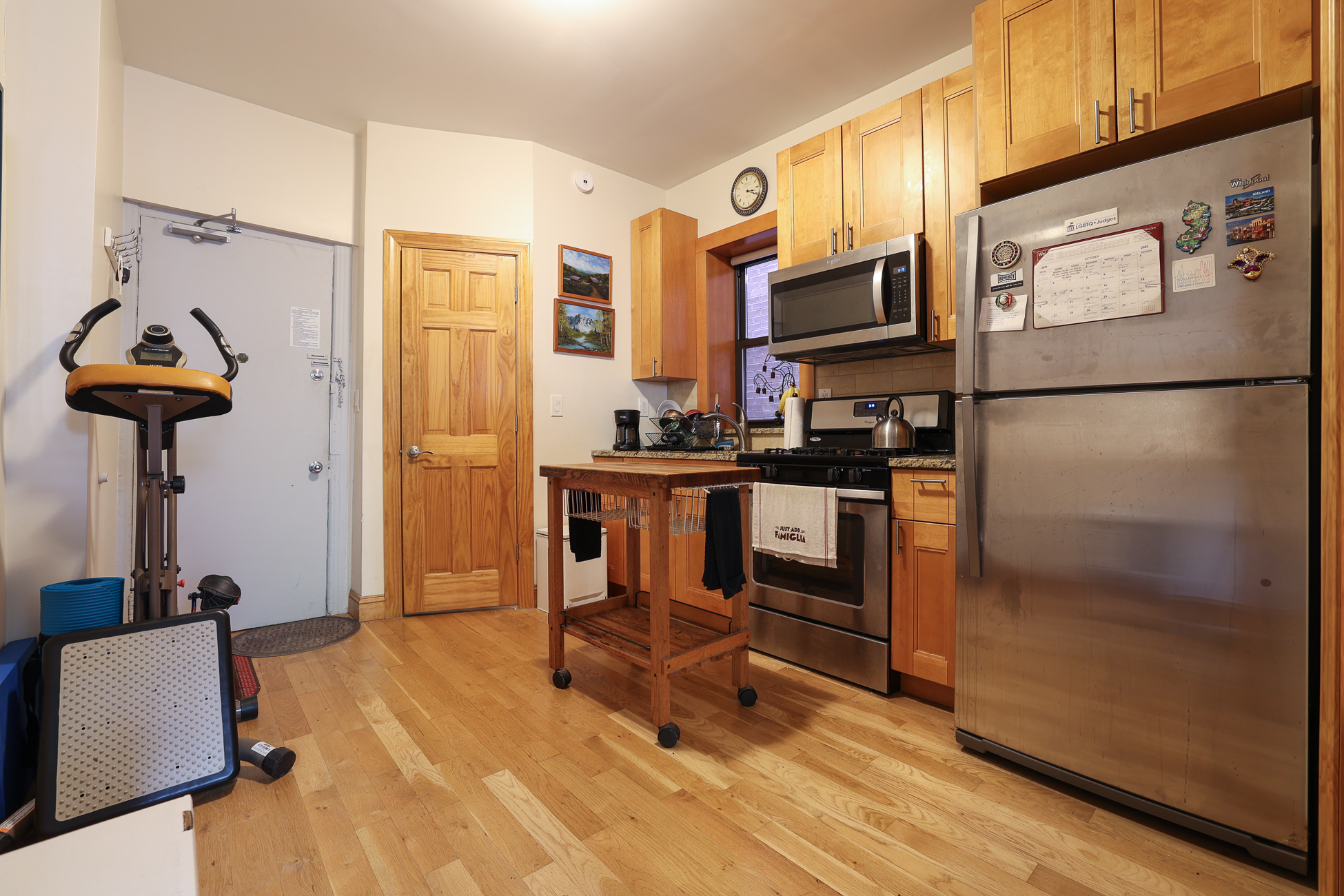 381 Manhattan Avenue Building Property Photo 6