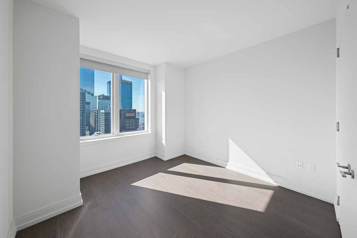555 10th Avenue 41e Property Photo 5