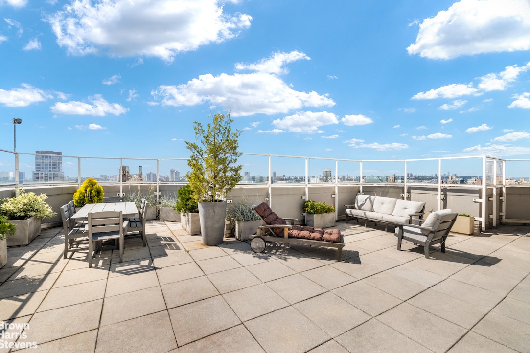 201 W 72nd Street 12a Property Photo 8
