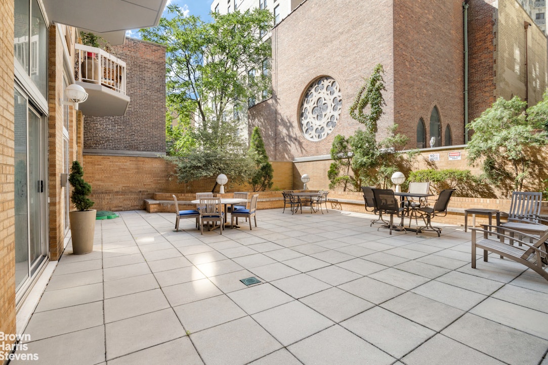 201 W 72nd Street 12a Property Photo 12