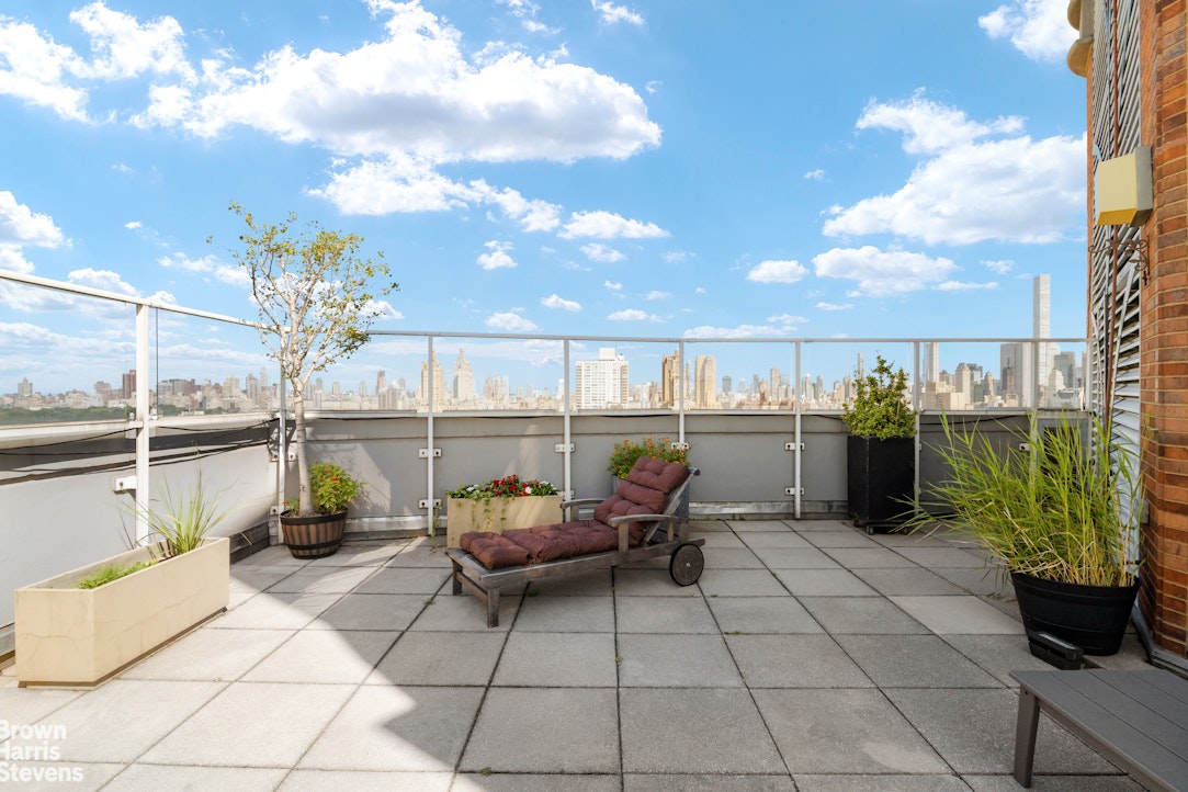 201 W 72nd Street 12a Property Photo 13