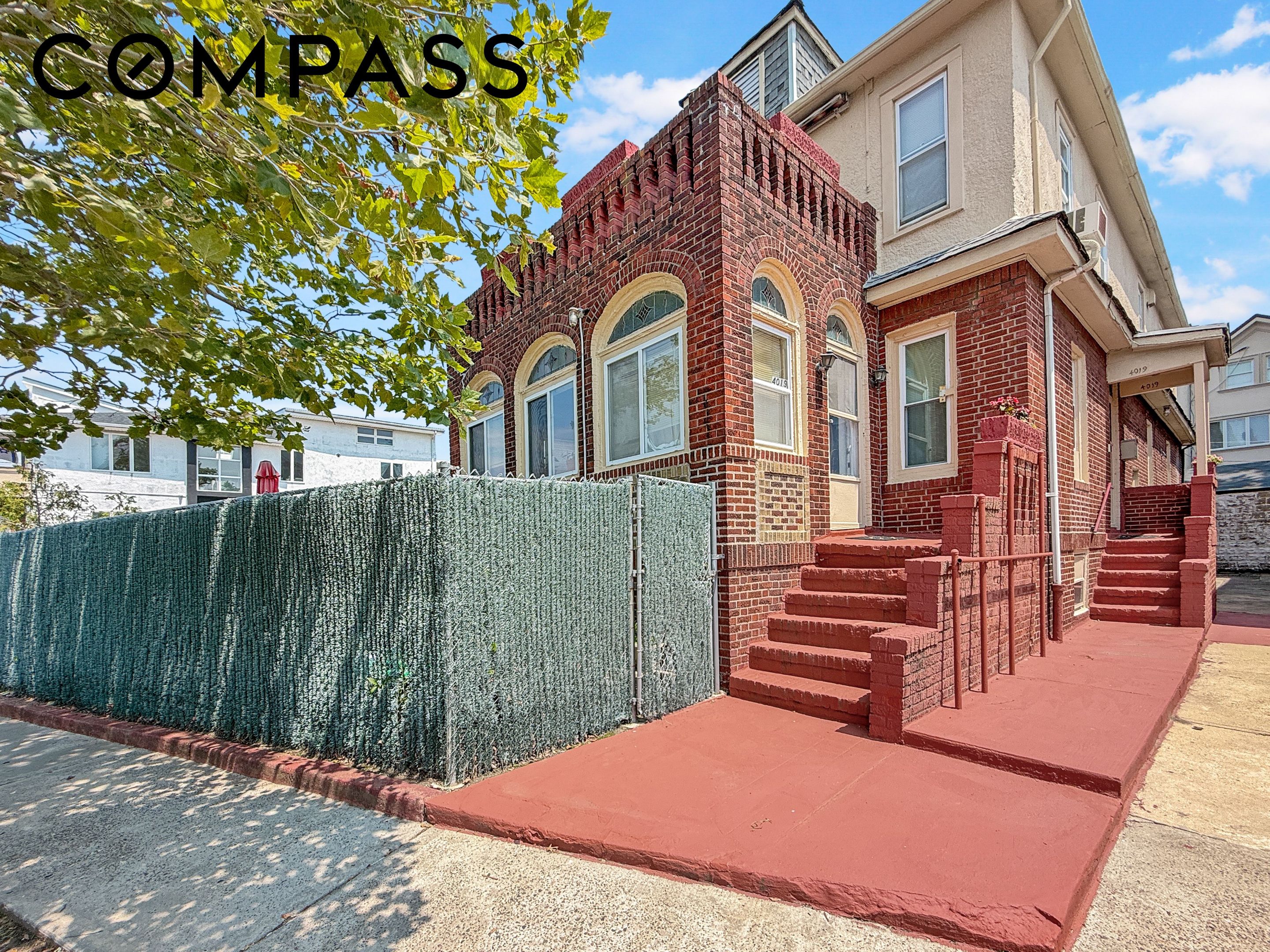 4019 Manhattan Avenue Property Photo 1