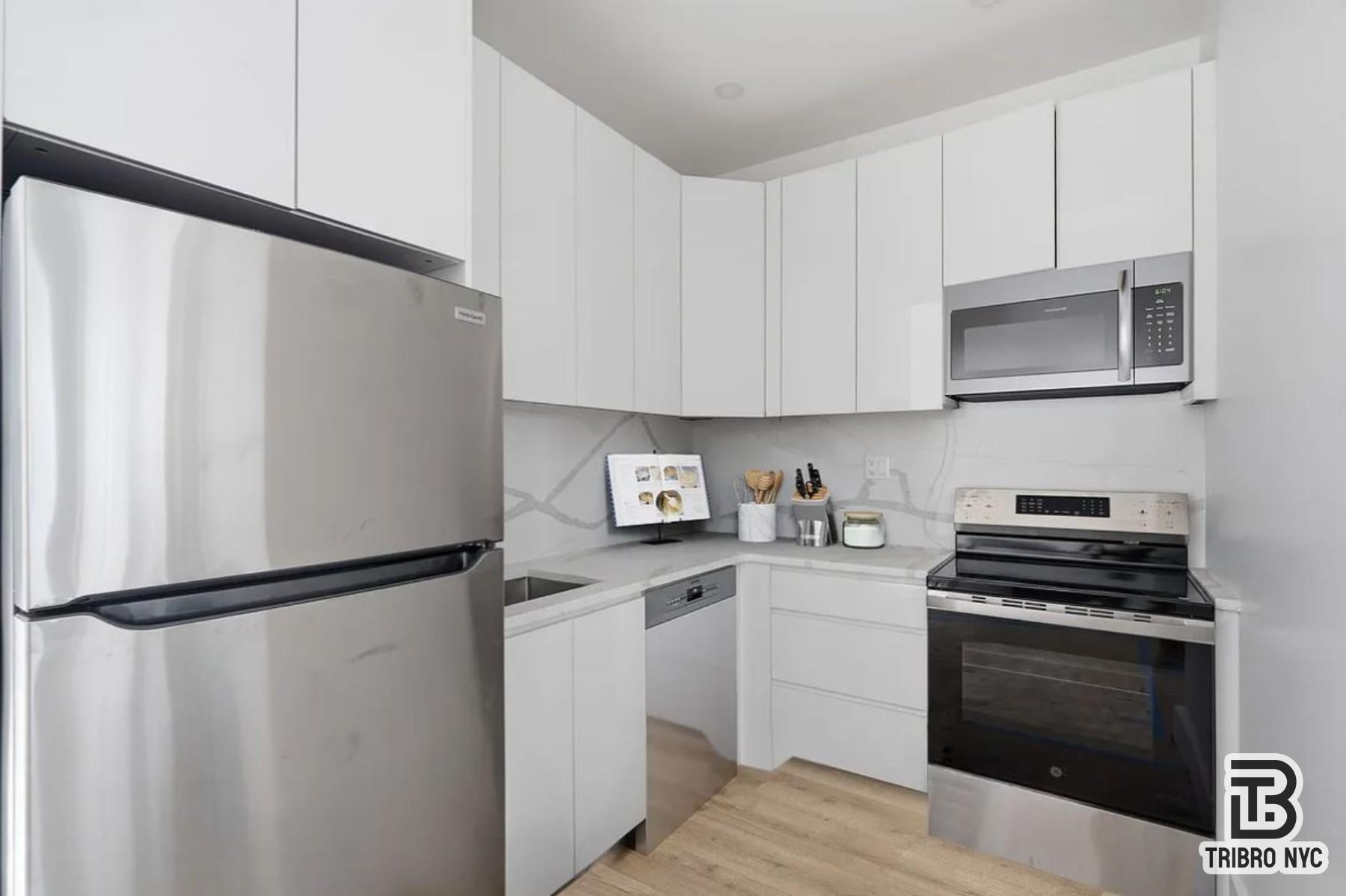 461 Lexington Avenue 1l Property Photo 2