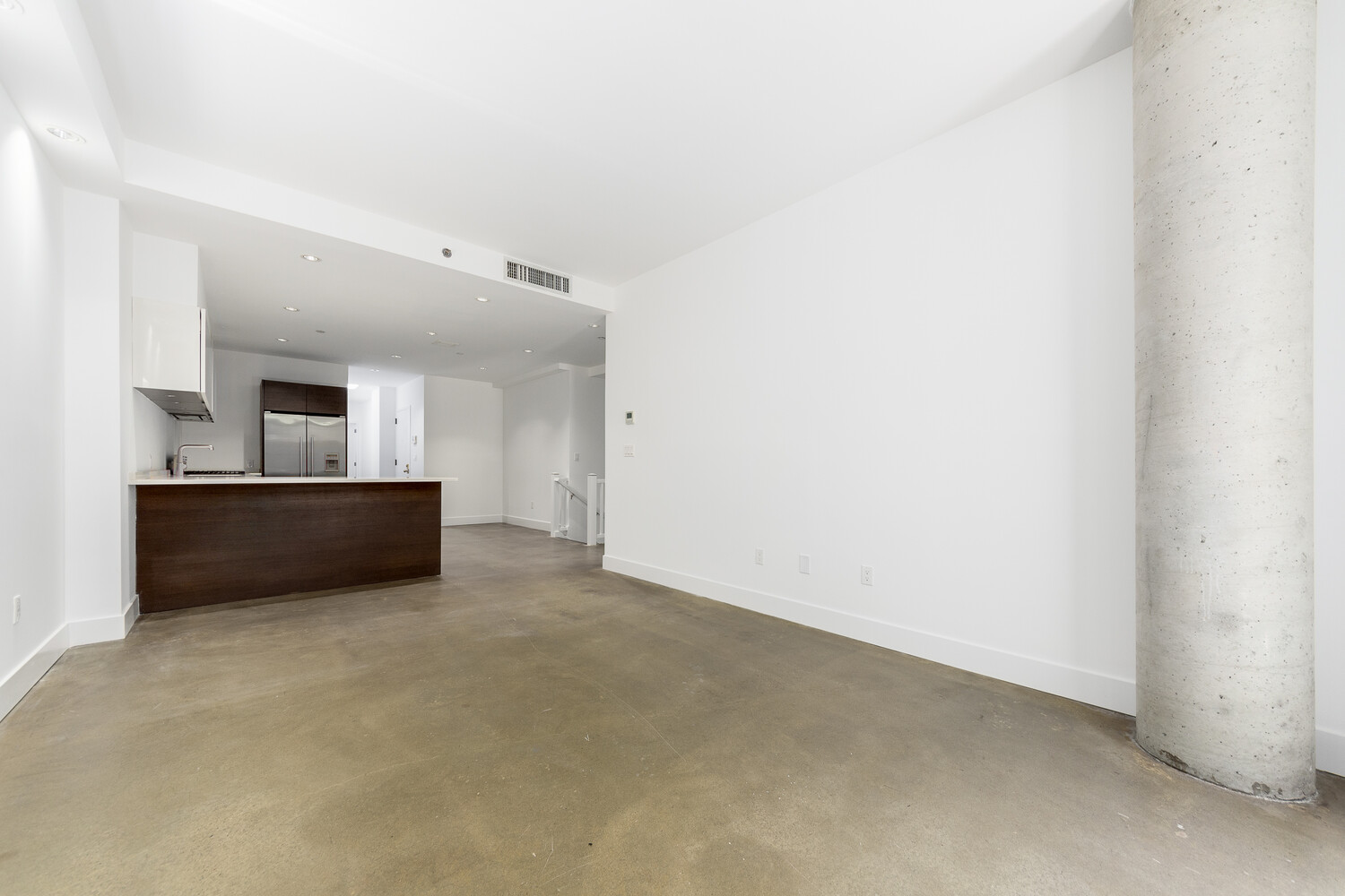 427 E 12th Street 1a Property Photo 4