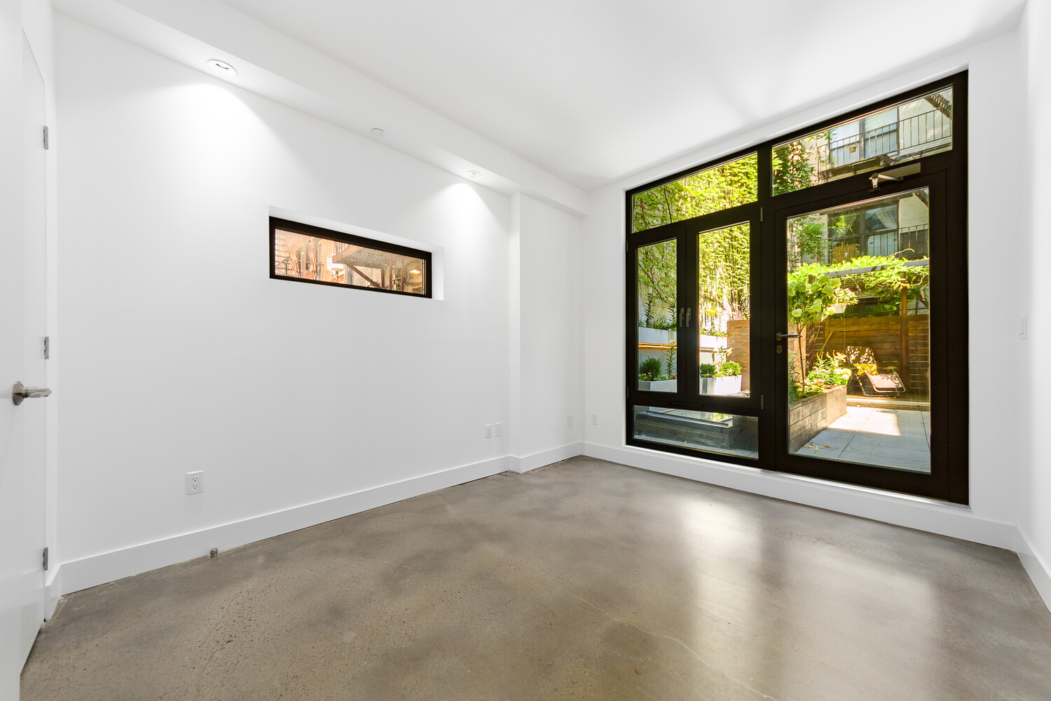 427 E 12th Street 1a Property Photo 5